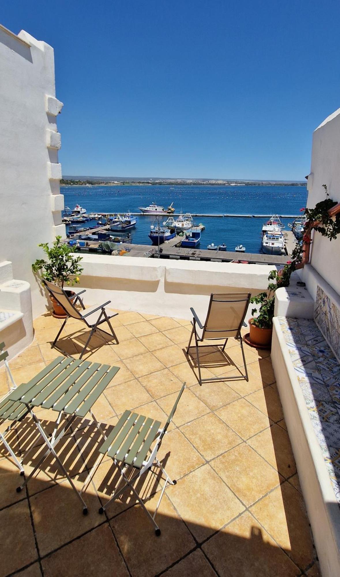 Apartamento Il Palazzino Tarento Exterior foto